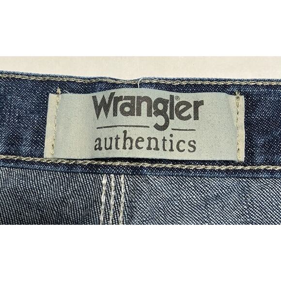 Mens Wrangler Jean Shorts Cargo Pockets Blue Denim 44 Measures 42.5” EUC - Picture 3 of 11